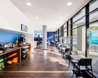 ibis budget Sydney Olympic Park - Homebush - Dining room