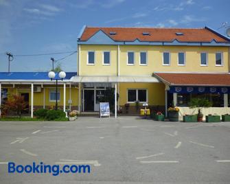 Moto Klub Brod - Slavonski Brod - Building
