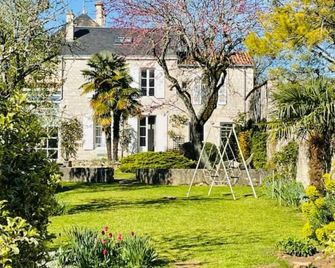 Maison De Charme De 280m2 Avec Piscine Chauffée - Luçon - Außenansicht