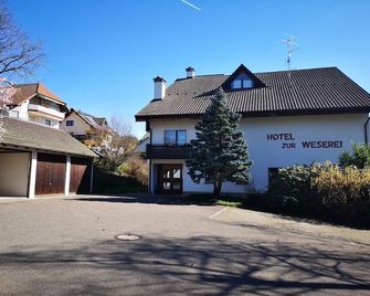 추어 베제레이 - 칸데른 - 건물