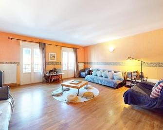 3 Bedroom Nice Home In Ault - Ault - Soggiorno