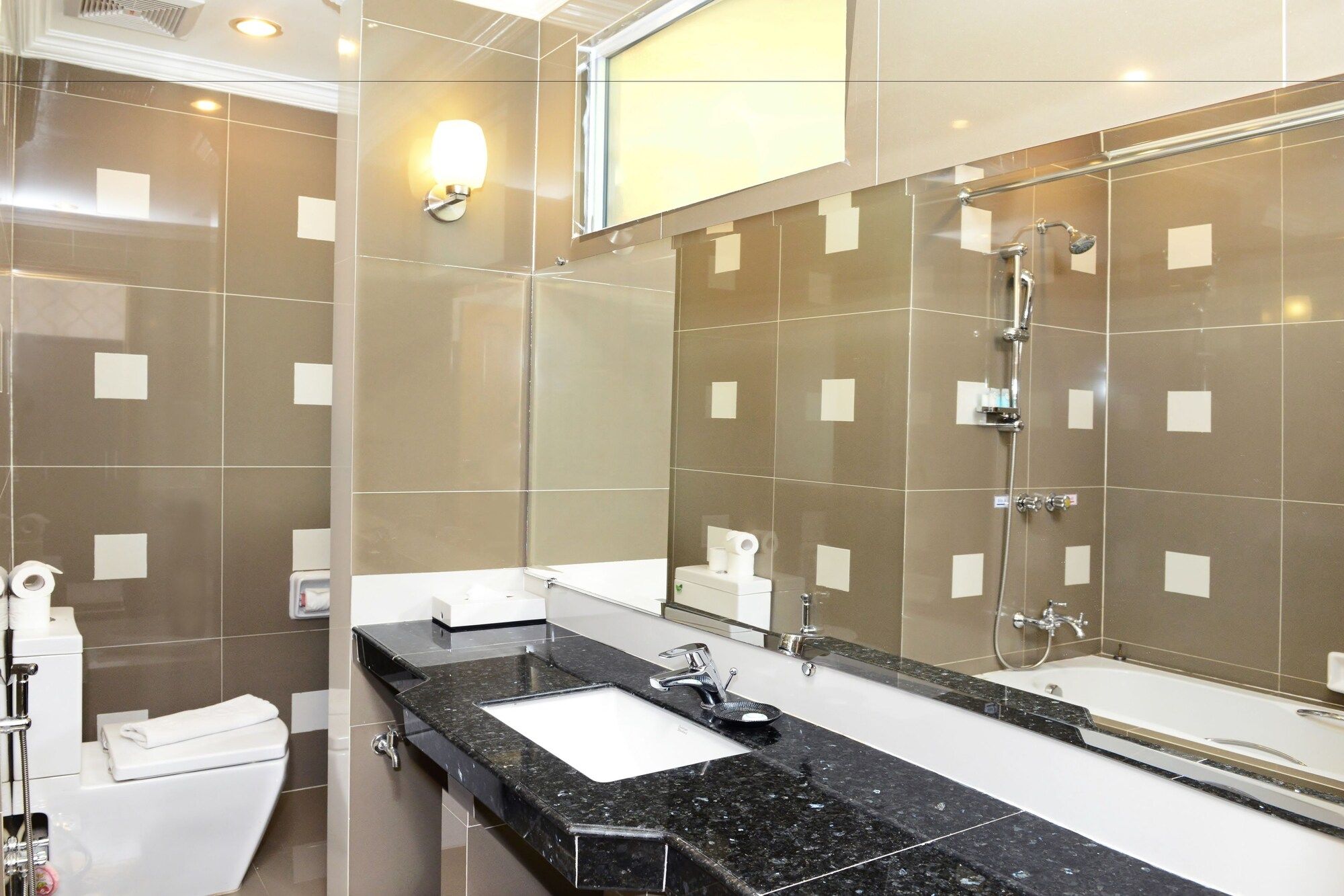 Hotel Grand United - Ahlone Branch - יאנגון