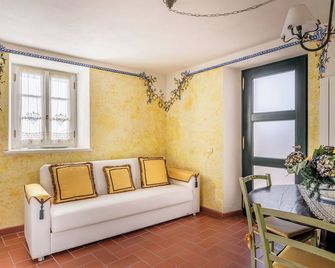 Limoni - Molazzana - Sala de estar