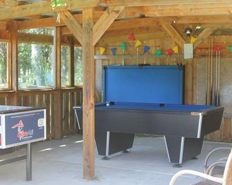 Les Pins at La Cerniére with shared pool - Noyant-Villages - Servicio de la propiedad