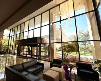 Grand Laurel Hotel - Mount Laurel - Lobby