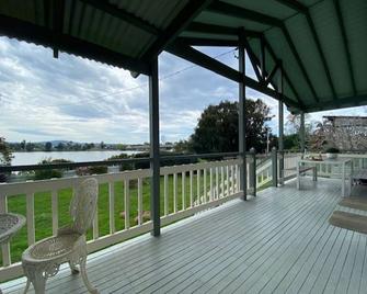 The Little Slice of South Coast Heaven House - Moruya - Balcony