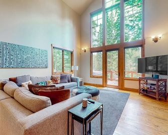 Golden Crown Cabin - Breckenridge - Living room