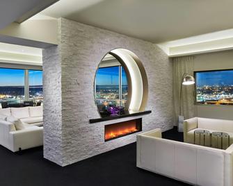 The Davenport Grand, Autograph Collection - ספוקיין - סלון