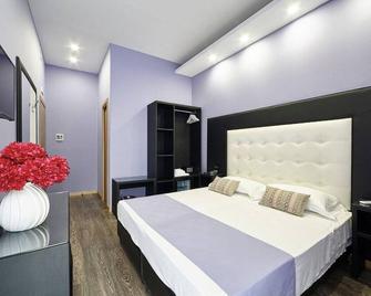 Sweet Central Hotel - Caserta - Camera da letto