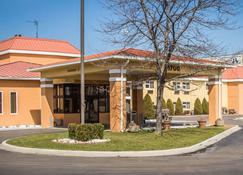 Quality Inn and Suites - Port Huron - Gebouw