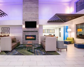 Holiday Inn Express & Suites Seaside-Convention Center By IHG - Seaside - Lounge