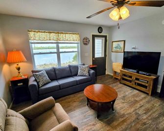 Hideaway On Gravel Lake - Drummond - Sala de estar