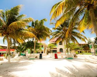 Jan S Hotel - Caye Caulker - Beach