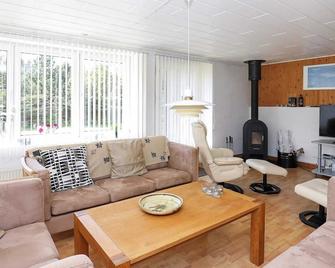 9 person holiday home in Hals - Hals - Sala de estar