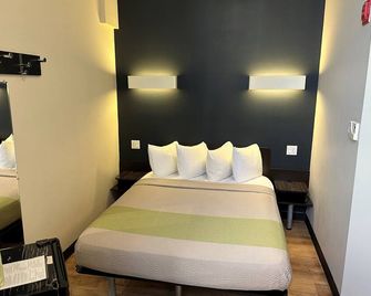 피터 팩토리 호텔 - 퀸스 - 침실