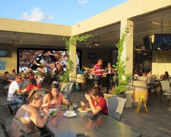 Amaroo Hotel Dubbo - Dubbo - Bar