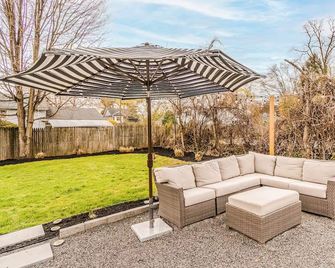 Spacious home in Red Bank; great for groups. 15 mins to Sandy Hook or Sea Bright - Red Bank - Binnenhof