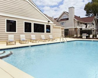 Residence Inn by Marriott Winston-Salem University Area - Winston-Salem - Zwembad