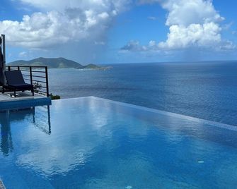 Modern, private, serene - Road Town - Pool