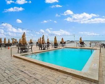 Beso Del Sol Beauty Studio Oasis in Dunedin 409 - Dunedin - Pool