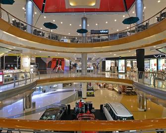 Pop! Hotel Kelapa Gading Jakarta - Yakarta - Lobby