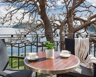 Harbourside - Unforgettable Destination - North Sydney - Balcón