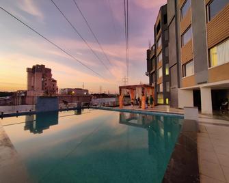 Shubh Shaleen Springs By Nexottel - Bhopal - Piscine