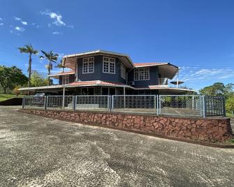 OYO Home 90287 Rb Homestay & Farms - Kuching - Budova