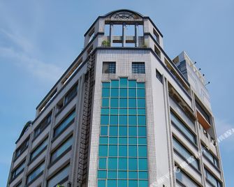 Kings Hotel - Yilan City - Building