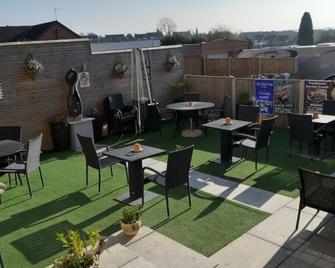 The New Inn - Alfreton - Patio