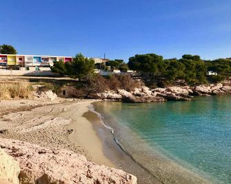 Contemporary villa by the sea in Carro - Martigues