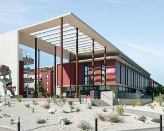 Appart'City Classic Nîmes - נים - בניין