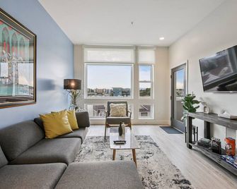 2880 Natural Influence Sanctuary at Espadin - Denver - Salon