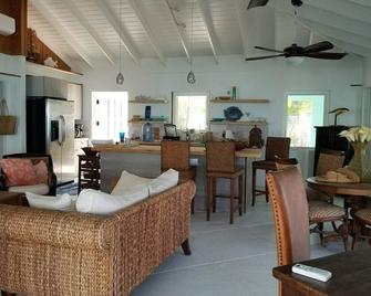 Oceanfront- Andros Retreat -Fresh Creek-4br - Andros Town