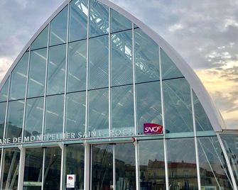 Hôtel Colisée Verdun - Montpellier - Toà nhà