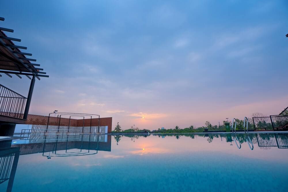 Serene Resort & Convention - Shamshabad - Pool