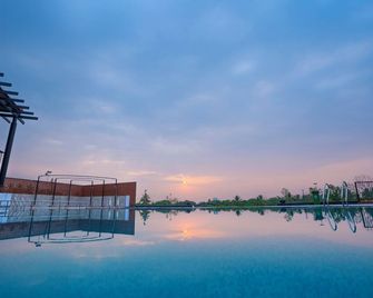 Serene Resort & Convention - Shamshabad - Pool