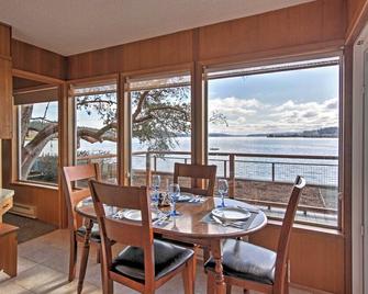 Gorgeous Poulsbo Waterfront Home on Liberty Bay! - Poulsbo - Dining room