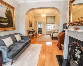 12 Deva Terrace - Chester