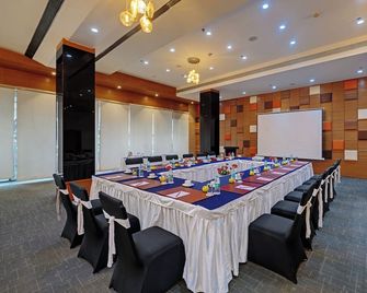 Hotel Suba Elite Vadodara - Vadodara - Meeting room