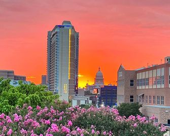 2BR Designer Condo on Trendy East 11th St, Downtown Austin - Austin - Vista externa