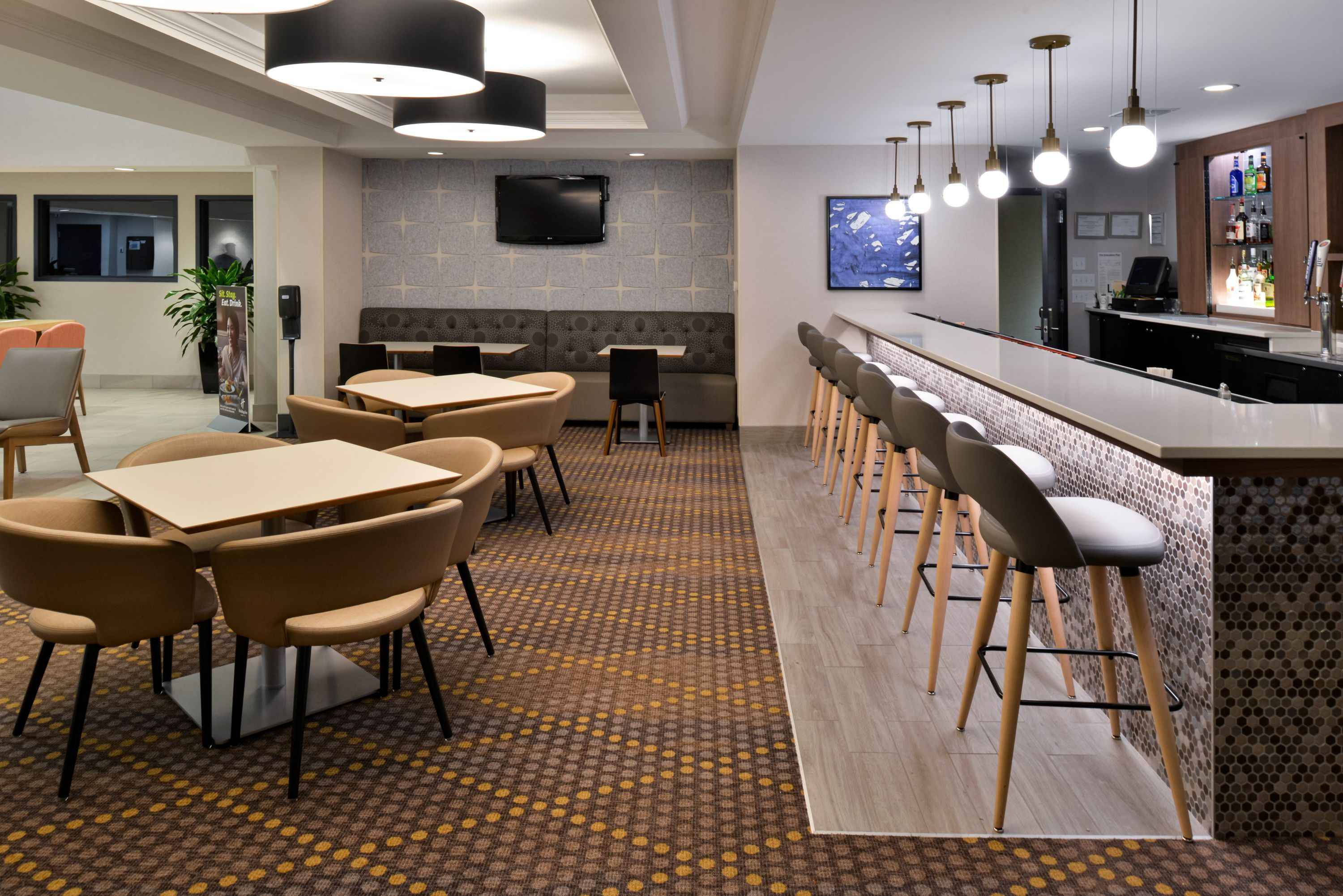Holiday Inn & Suites Overland Park-Conv Ctr By IHG - אוברלנד פארק - בר