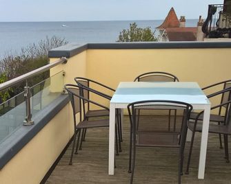 Sea Front Penthouse Torquay - Torquay - Balcony