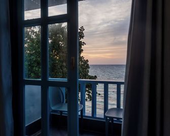 Endorphins Beach Villa - Dhiffushi - Balkon