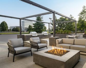 Embassy Suites by Hilton Cincinnati Northeast Blue Ash - Blue Ash - Edificio