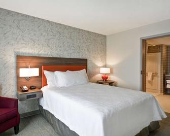 Home2 Suites By Hilton Portland Airport - South Portland - Bedroom