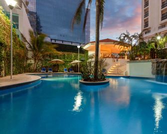 Ramada Plaza by Wyndham Veracruz Boca del Rio - Boca del Río - Bể bơi