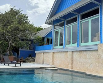 Guanaja Beach Hotel - Guanaja - Piscina