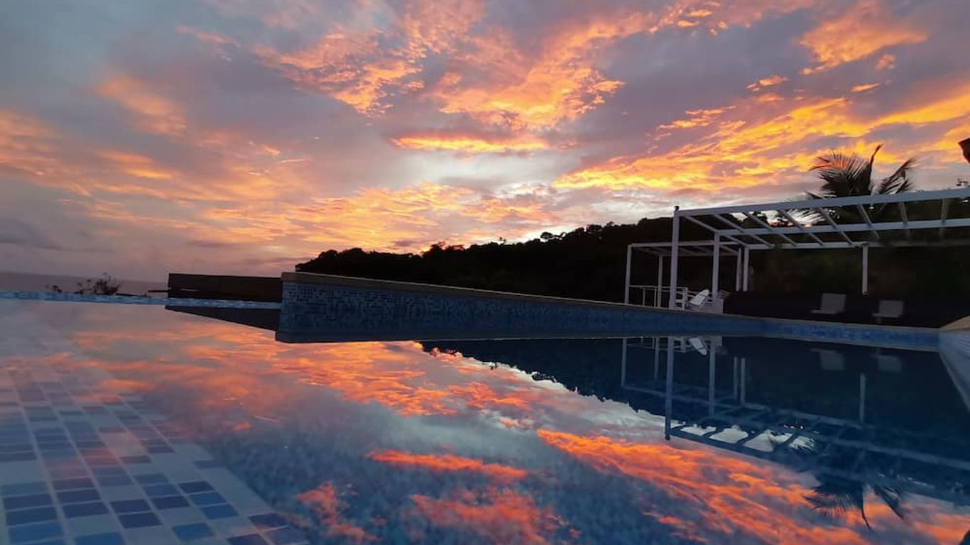 La Colina Pura Vista