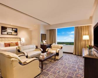 Saura Hotel, Agra - A Club Mahindra Associate - Agra - Living room